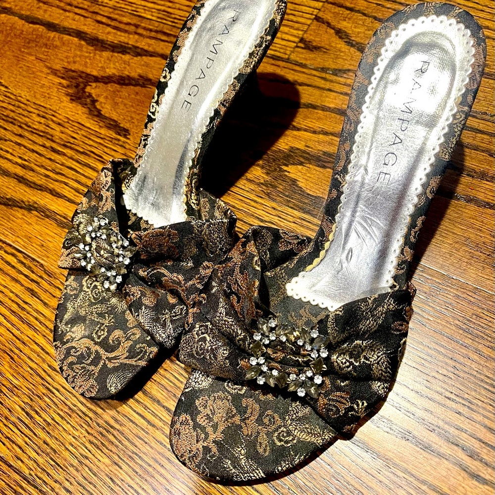 Brown/bronze special occasion shoe